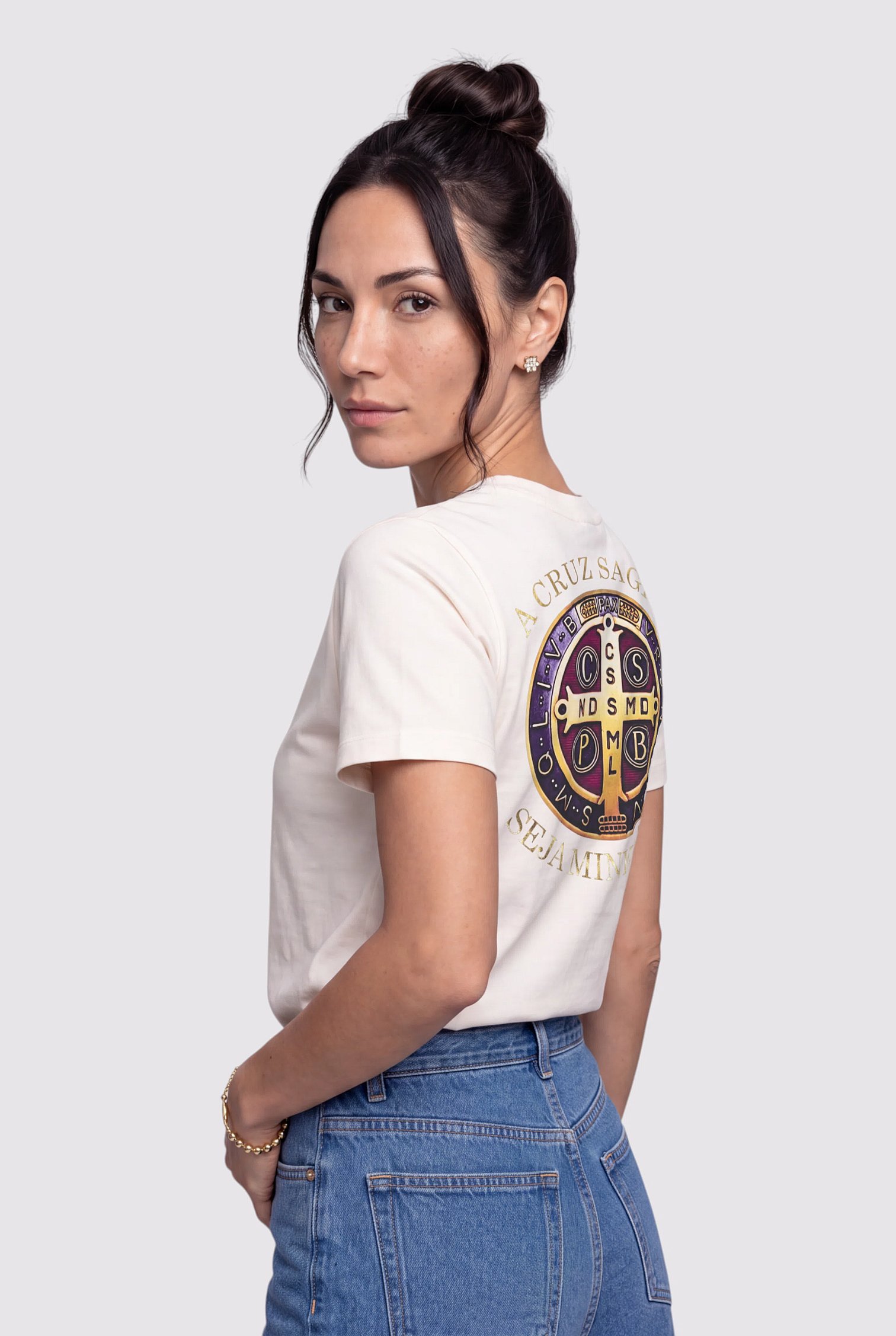 T-Shirt Cruz Sagrada - Feminino