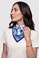 Lenço Feminino Nossa Senhora das Graças Azul com Estampa Floral e Beija-Flores